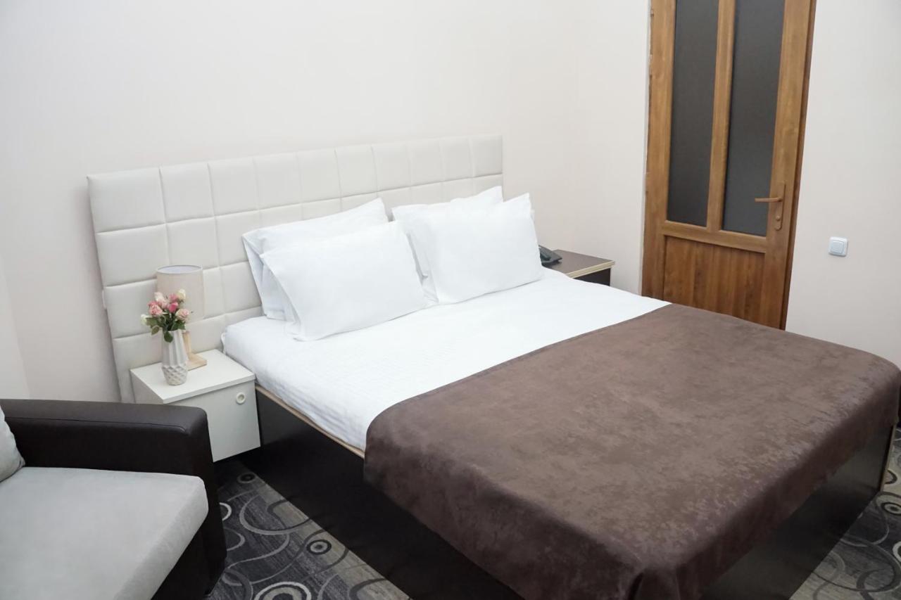 Nor Yerevan Hotel Exterior foto
