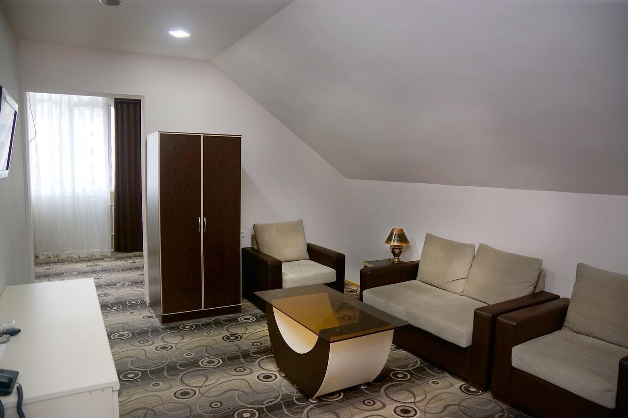 Nor Yerevan Hotel Exterior foto